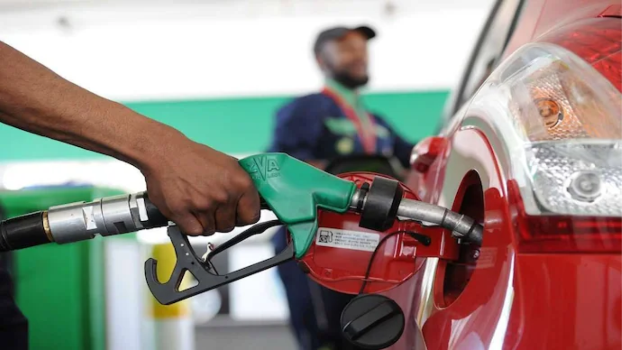 Petrol Diesel Price Today : पेट्रोल 5 रुपये तर डिझेल 3 रुपयांनी महागलं, ‘या’ पंपांवर द्यावी लागेल अधिक किंमत