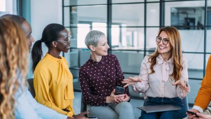 खराब मूड  ‘Dopamine Dressing’ मुळे क्षणात होणार फ्रेश! काय आहे हा ट्रेंड? जो Gen Z मध्ये होतोय Viral