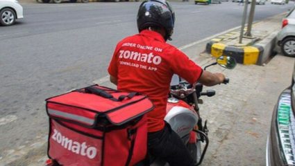 Online जेवण मागवणं आता महागणार! Zomato ने तब्बल ‘इतके’ रुपये वाढवली ‘डिलिव्हरी प्लॅटफॉर्म फी’