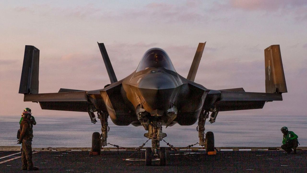 Iran Attack US : इराणच्या आकाशात अमेरिकेच्या F-35 Lightning II ची शिकार; US आर्मीच 100 दशलक्ष डॉलर्सचं नुकसान
