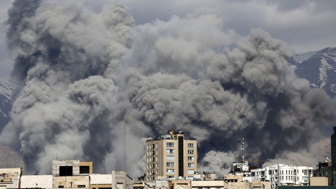 US-Iran War: ‘शेवटच्या गोळीपर्यंत लढू’ इराणचे अमेरिकेला आव्हान; 100 तासांत USचे 31,000 कोटी फस्त; 6 क्षेपणास्त्र लाँचर्स उद्ध्वस्त