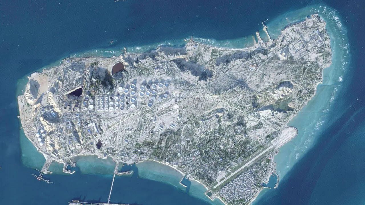Kharg Island : ‘आम्ही सत्तापालट घडवलाय!’ इराणच्या तेल साठ्यावरही ट्रम्पचा डोळा; खारग बेटावर अमेरिकेची ‘शह-काटशह’ नीती