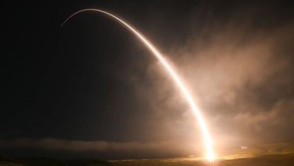 Doomsday Missile: जगाच्या अंतासाठी एकच मिनिट पुरेसा! अमेरिकेने केली हिरोशिमा अणुबॉम्बपेक्षा 20 पट जास्त घातक क्षेपणास्त्र चाचणी