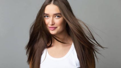 कोरडे केस होतील कायमचे स्मूथ! सोप्या पद्धतीमध्ये घरीच तयार करा गुलाबाचा पॅक, केसांना मिळेल पोषण