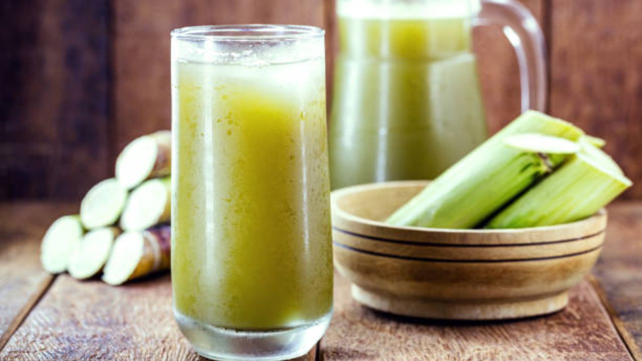 सनस्ट्रोक किंवा हिटस्ट्रोकचा त्रास होऊ नये म्हणून ऊसाचा रस प्यायला जातो. पण ऊसाचा रस पिऊन सुद्धा उष्माघाताची समस्या उद्भवू शकते. 