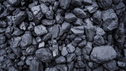 कोळशाने लावली अर्थव्यवस्थेला आग! दरात प्रति किलो दुपटीने वाढ; गॅस एजन्सीबाहेर अजूनही रांगा