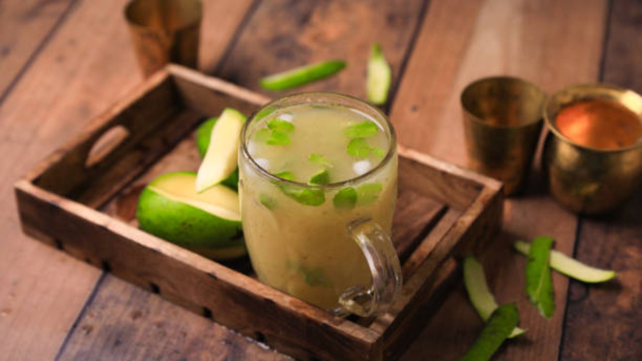 विटामिन सी युक्त कैरीचे सेवन केल्यामुळे शरीराची कमकुवत झालेली रोगप्रतिकारशक्ती सुधारण्यास मदत होते. हंगामी आजार आणि संसर्ग टाळण्यासाठी कच्ची कैरी खावी. 