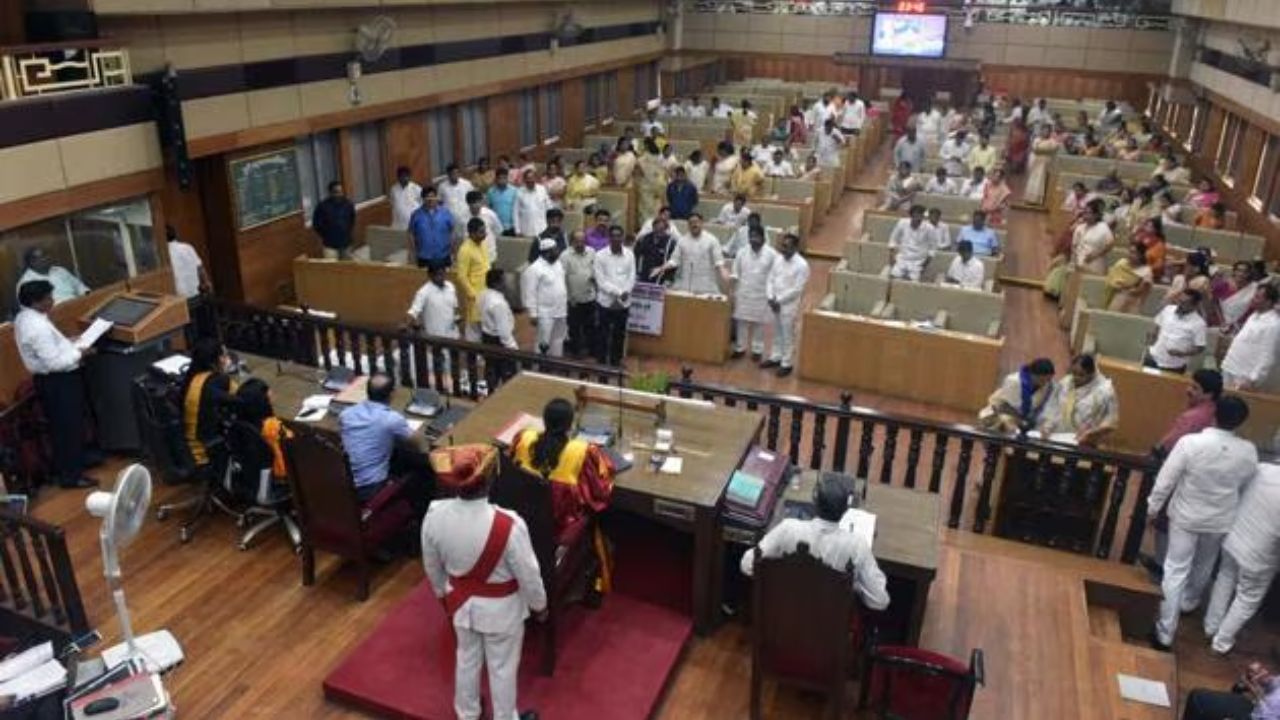 Pune Politics: पुणे महापालिकेत रस्ते आणि वाहतूक कोंडीवरून राडा; ‘PMPML’ भ्रष्टाचारावरून काँग्रेस आक्रमक