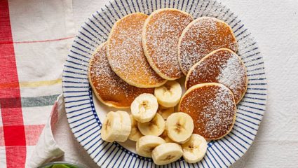 मसालेदार ओट्स खाऊन कंटाळा आला असेल तर झटपट बनवा हेल्दी टेस्टी ओट्स पॅनकेक, नोट करून घ्या रेसिपी