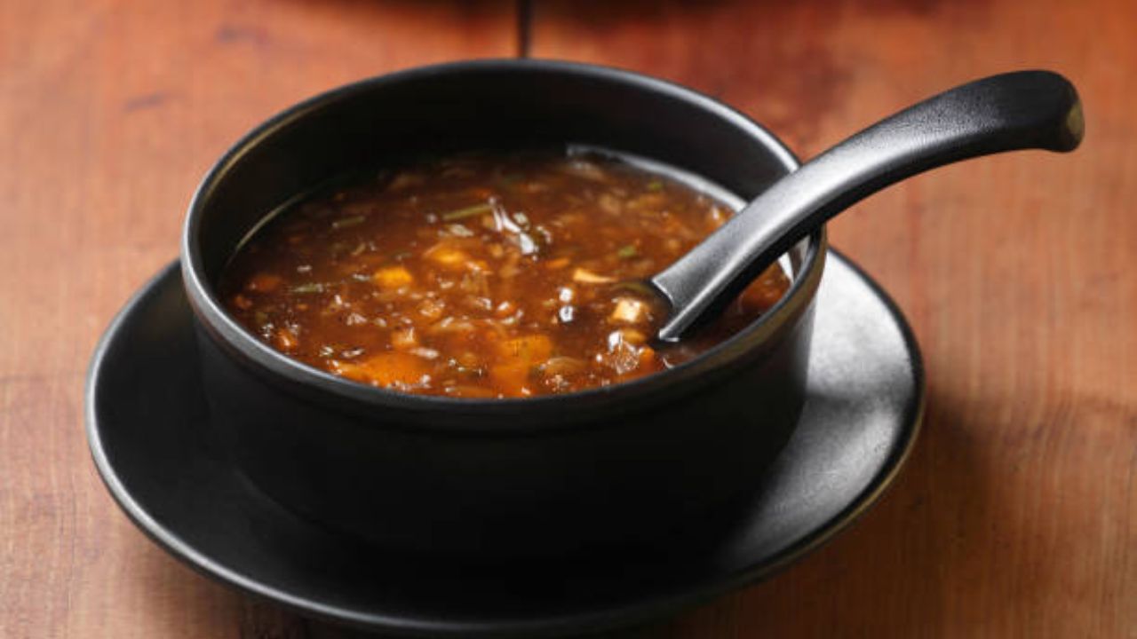 वजन झपाट्याने कमी करण्यासाठी रात्रीच्या जेवणासाठी प्या चविष्ट ओट्स सूप, पोटावर वाढलेली चरबी होईल नष्ट