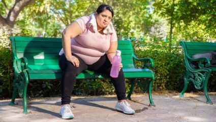 महिनाभरात कमी होईल पोट मांड्यावर वाढलेले वजन! सकाळी उठल्यानंतर कोमट पाण्यात मिक्स करा ‘हा’ चिमूटभर पदार्थ