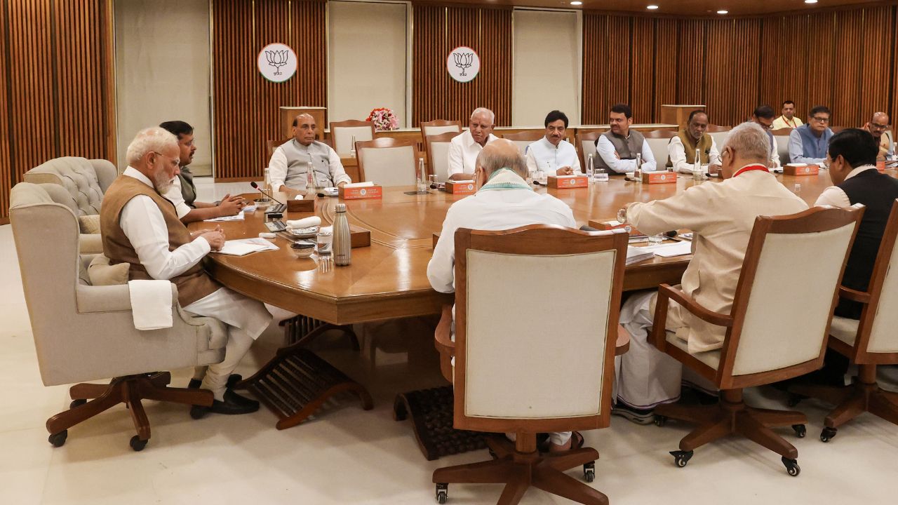 पंतप्रधान मोदी अ‍ॅक्शन मोडमध्ये! पश्चिम आशियातील युद्धाच्या भडक्यावर आज वरिष्ठ मंत्र्यांसोबत ‘हाय-लेव्हल’ बैठक