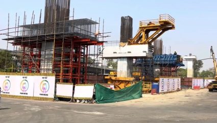 PCMC Metro News: ९१० कोटींचा प्रकल्प, पण…;मुंबई-पुणे महामार्गावर वाहतूक कोंडीमुळे नागरिक त्रस्त