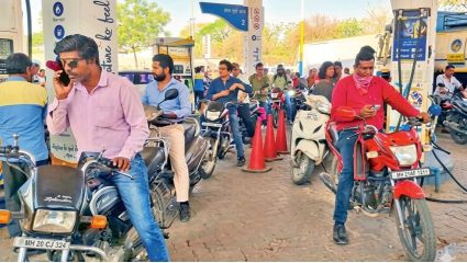 Chhatrapati Sambhajinagar News: अफवेचे ‘बॉम्ब’ अन् पंपावर गर्दी! पेट्रोल भरण्यासाठी लागल्या लांबच लांब रांगा, वाहनधारकांत संताप