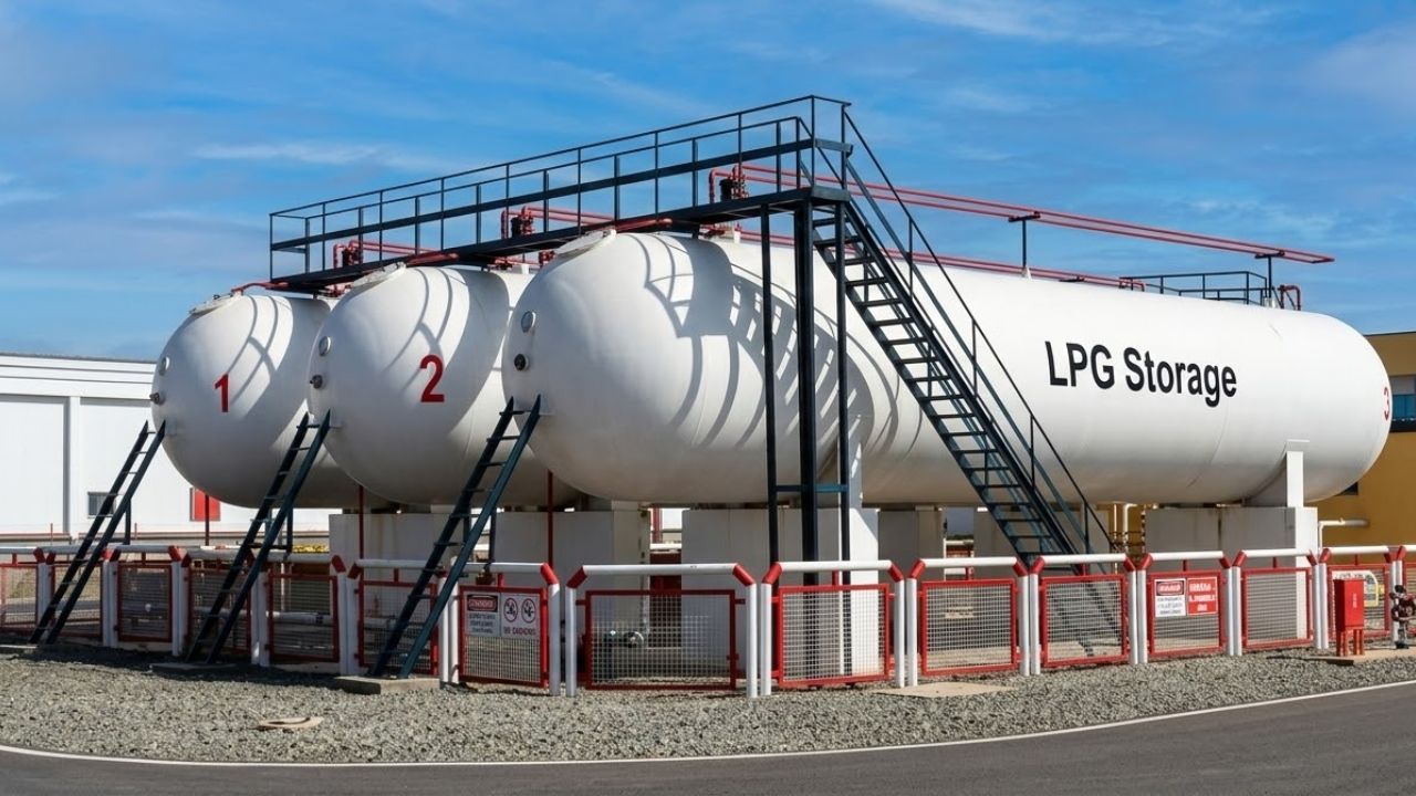 इराण-इस्रायल युद्धाचा छत्रपती संभाजीनगरमधील उद्योगांना मोठा फटका; एलपीजी तुटवड्यामुळे उत्पादनावर संकट