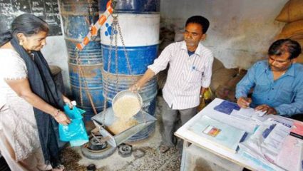 PCMC Ration Supply: रेशन कार्डधारकांचे हाल! ८ मार्चला मशीन बंद, ९ ला सुटी; आता १० मार्चला रेशन दुकानदारांसमोर मोठे आव्हान