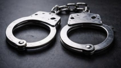 Crime News: मुंबई विमानतळावर कस्टम्सची धडक कारवाई! १२ कोटींचे ड्रग्ज आणि लाखांचे सोने जप्त; ५ प्रवाशांना बेड्या