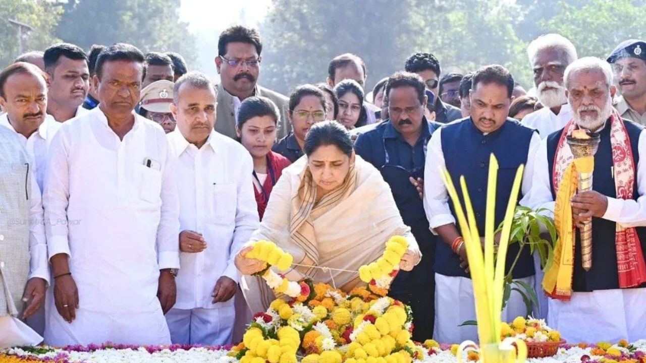 यशवंतराव चव्हाणांच्या विचार अन् कार्याला संगीतातून उजाळा! कराडमध्ये उपमुख्यमंत्री सुनेत्रा पवारांनी वाहिली भावपूर्ण आदरांजली