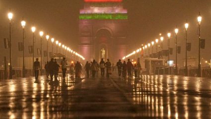 IMD Weather : होळीनंतर हवामान फिरलं! दिल्लीत थंडीचा कडाका तर उत्तर प्रदेशात पावसाचं सावट; काय सांगतोय अंदाज!