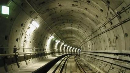 Pune Metro News: पुण्यात मेट्रो लाईनच्या बोगद्याला छिद्र ! घरासाठी बोअरवेल घेताना घडला प्रकार