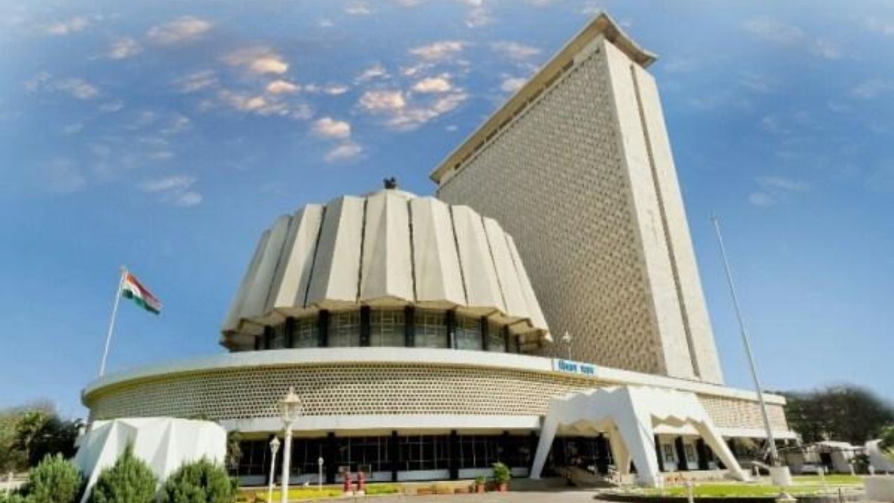 Shakti Act Maharashtra 2026: महिला सुरक्षेसाठी राज्य सरकारचे मोठे पाऊल; महाराष्ट्रात सुधारित ‘शक्ती कायदा’ मंजूर