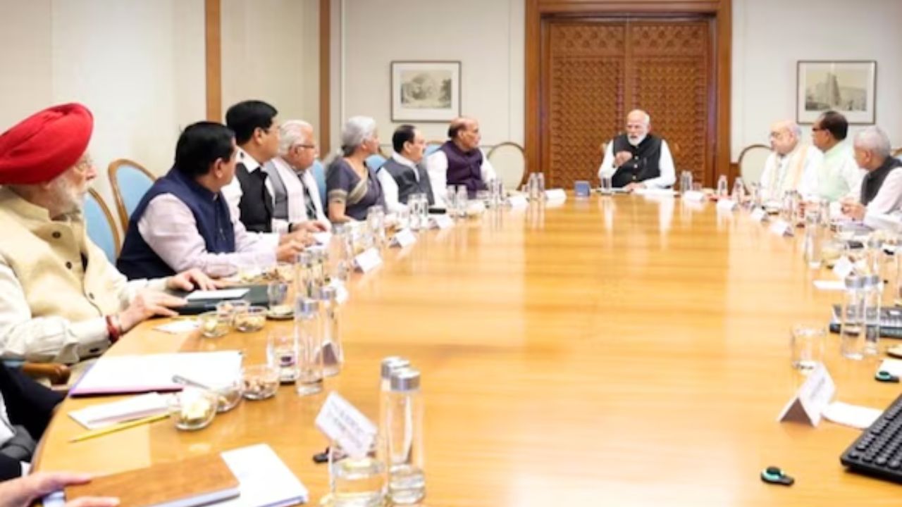 Lockdown India: देशात पुन्हा लॉकडाऊन? सोशल मीडियावरील अफवांवर केंद्र सरकारचा मोठा खुलासा