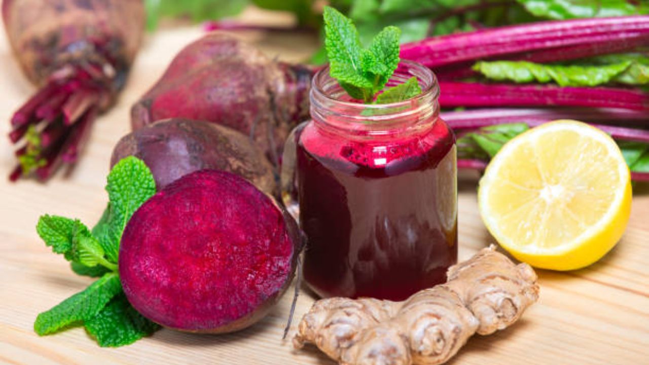 दैनंदिन आहारात आठवड्यातून एकदा किंवा दोनदा बीटच्या रसाचे सेवन करावे. बीट खाल्ल्यामुळे रक्तवाहिन्यांमध्ये जमा झालेली घाण बाहेर पडून जाण्यास मदत होते. यामध्ये खूप जास्त नायट्रेट असते.