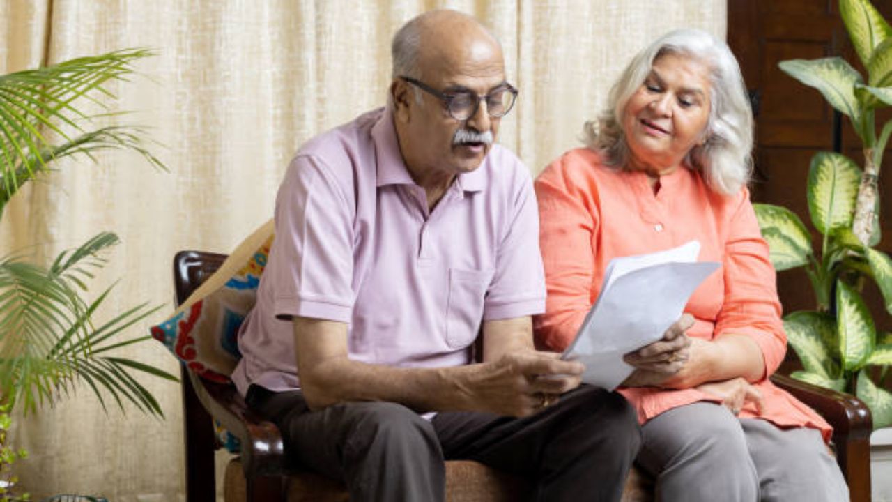 वाढत्या वयात आनंदी आणि तणावमुक्त राहण्यासाठी फॉलो करा ‘या’ महत्वपूर्ण टिप्स, वृद्धकाळ जाईल आनंदात