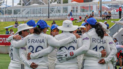 IND W vs AUS W : टीम इंडिया 3 दिवसही टिकली नाही, ऑस्ट्रेलियाने पिंक बॉल टेस्ट 10 विकेट्सने जिंकली! मालिकाही गमावली