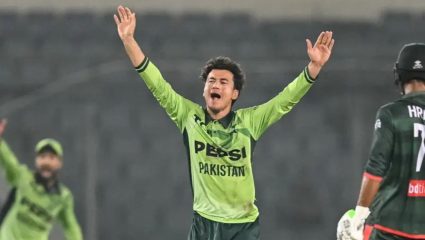 PAK vs BAN : डेब्यूटंट Maaz Sadaqat चमकला, मैदानावर केला कहर! पाकिस्तानने बांगलादेशचा 128 धावांनी केला पराभव