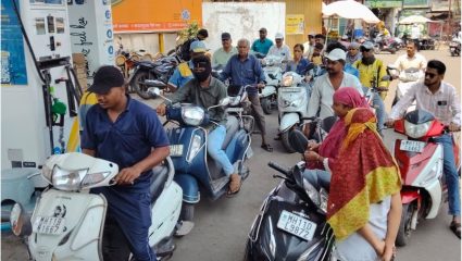 Satara Petrol Shortage Rumors: साताऱ्यात पेट्रोल टंचाईची अफवा! पंपांवर वाहनधारकांच्या रांगा; पुरवठा विभागाकडून स्पष्टीकरण