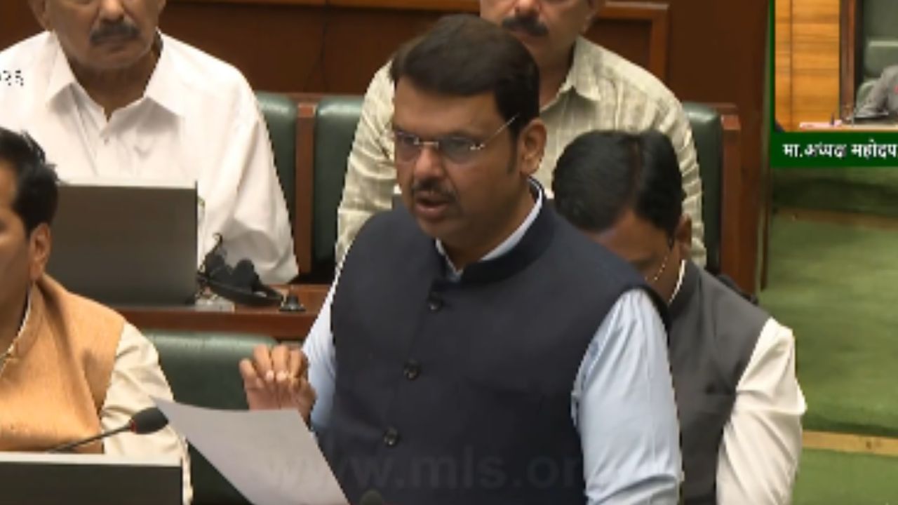 Ashok Kharat Case: “जादूटोण्याने निवडणुका जिंकता आल्या असत्या तर…”, अशोक खरात प्रकरणी मुख्यमत्र्यांनी सभागृहात स्पष्टच सांगितल