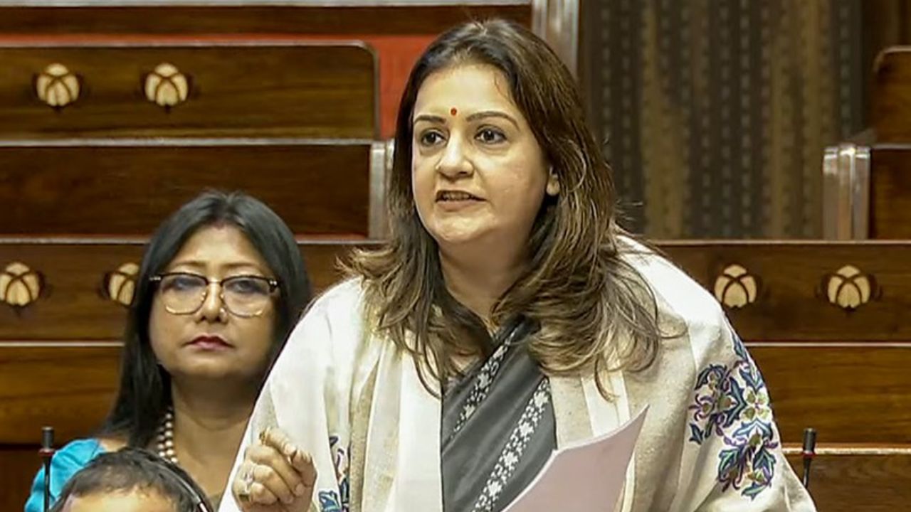 “भाजपचे धोरण फक्त स्वतःचा अजेंडा राबवण्याचे!” प्रियंका चतुर्वेदींचा केंद्र सरकारवर घणाघात; ‘या’ मुद्द्यांवरून घेरले