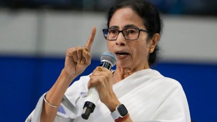 “माझ्या हत्येचा कट रचला जातोय…”, Mamata Banerjee यांचा भाजपवर खळबळजनक आरोप; निवडणूक आयोगाच्या मतदार यादीवरही कडाडले