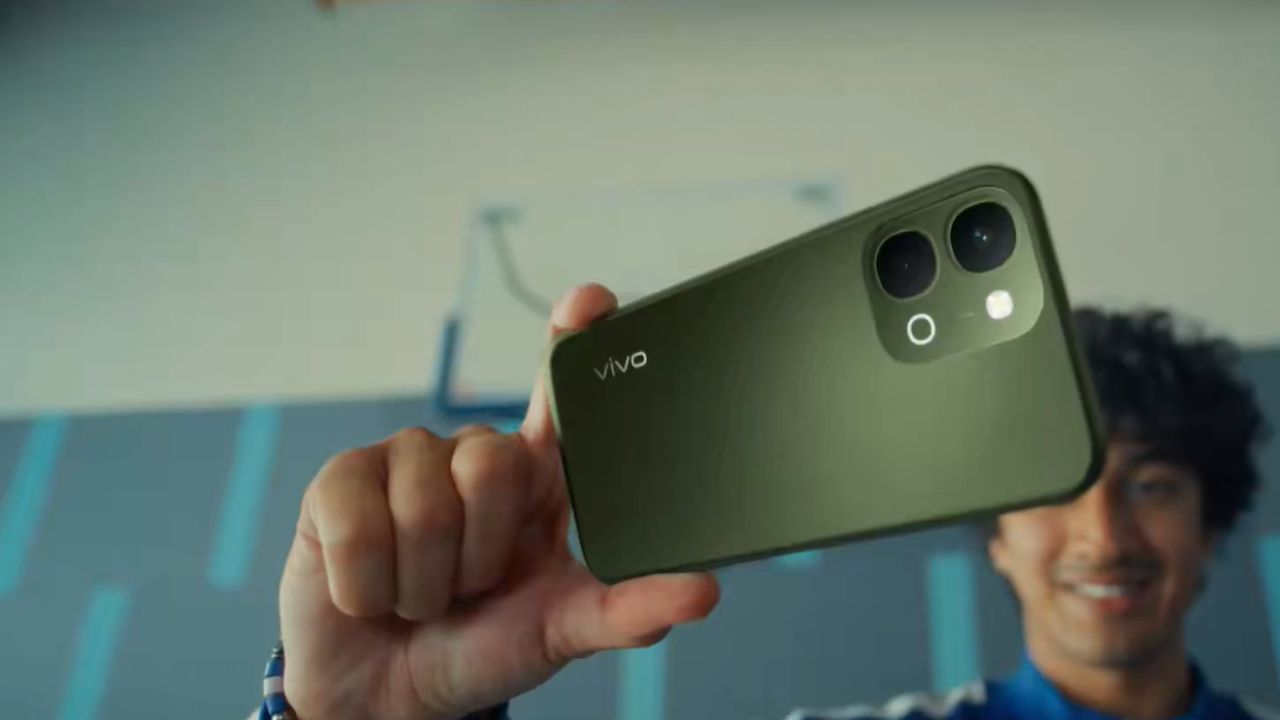 Vivo चा बजेट सेगमेंटमध्ये मोठा धमाका! 7200mAh बॅटरी आणि तगड्या प्रोसेसरसह नवीन स्मार्टफोन लाँच, किंमत तुमच्या खिशाला पवरडणारी