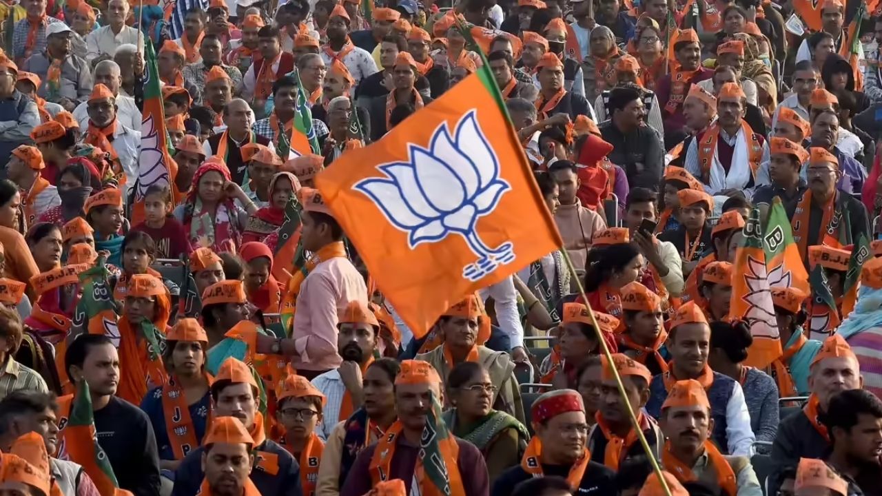 BJP Candidate List : पश्चिम बंगालमध्ये ममता दीदींचा गड ढासळणार? BJP च्या 144 उमेदवारांची पहिली यादी जाहीर