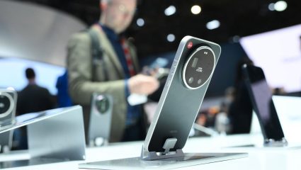 अखेर तो क्षण आलाच! Xiaomi चा नवा फ्लॅगशिप स्मार्टफोन भारतात धुमाकूळ घालण्यासाठी सज्ज, 16GB रॅम आणि कॅमेरा आहे जबरदस्त