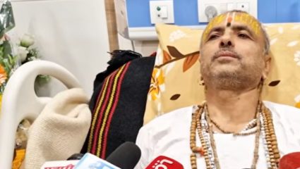 Ahilyanagar : मृत्यूच्या दाढेतून माघार; महंत आदिनाथ शास्त्रींना रुग्णालयातून डिस्चार्ज