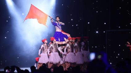 Vicky Kaushal ने गाजवला ‘Zee Cine Awards’चा मंच; हत्तीवरून एन्ट्री करत मराठा शौर्याला दिली मानवंदना