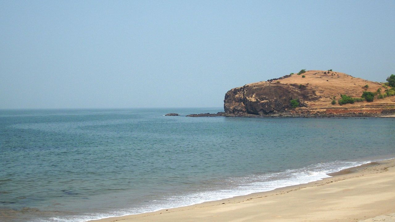 Raigad News : दिवेआगर पर्यटनाला गालबोट ; पुण्यातील तरुणाचा समुद्रात बुडून दुर्दैवी मृत्यू