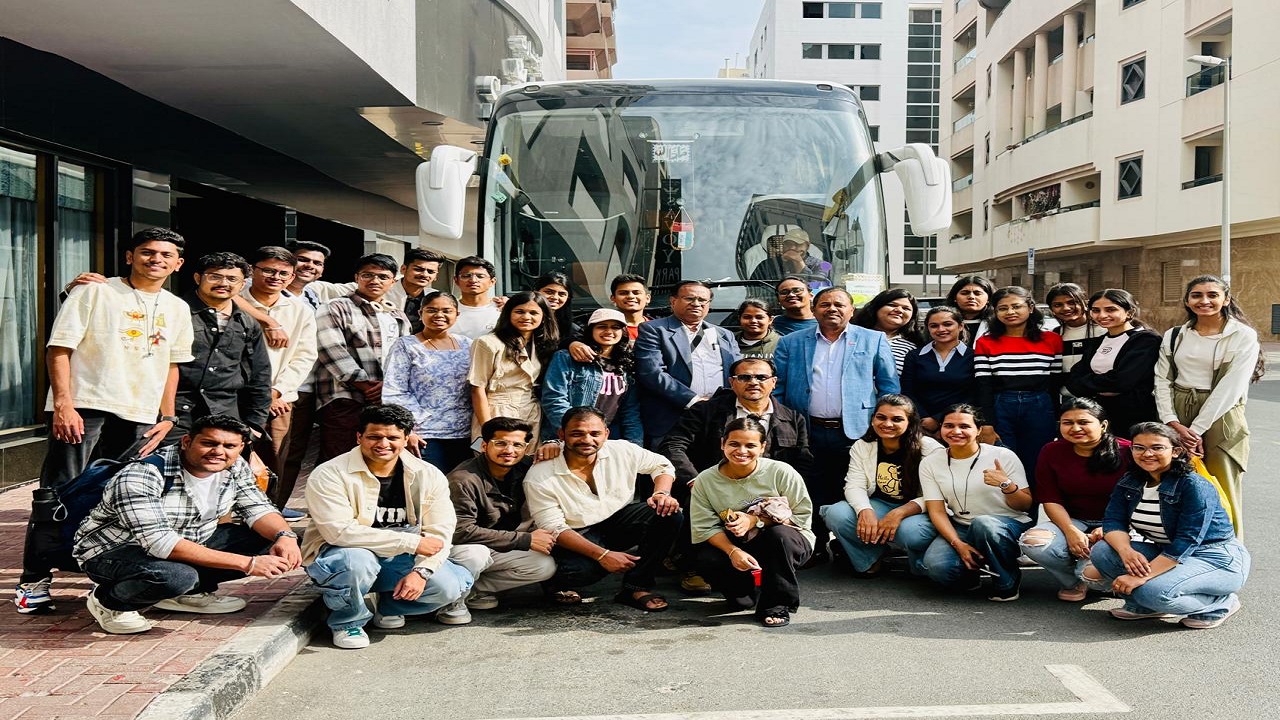 Eknath Shinde : उपमुख्यमंत्र्यांकडून अडकलेल्या महाराष्ट्रातील नागरिकांसाठी पायपीट, विशेष विमानांची केली व्यवस्था