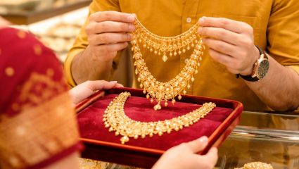 Todays Gold-Silver Price: 24 तासांत तब्बल 14 हजार रुपयांनी घसरले चांदीचे दर! सोन्याचे भाव काय? वाचा सविस्तर