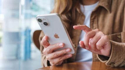 iOS 26.4 अपडेट रिलीज! iPhone मध्ये आले अनेक स्मार्ट फीचर्स; अधिक प्रिमियम होणार यूजर्सचा अनुभव