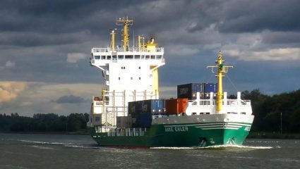 Strait Of Hormuz: इराणला पाकिस्तानची मध्यस्थी नामंजूर! ‘सेलान’ जहाज 6,850 टन मालासोबत परत धाडले; ट्रम्पच्या वक्तव्यावर पलटवार