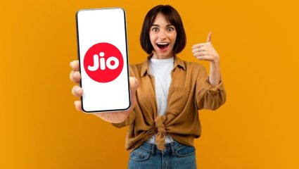 Jio Recharge Plan: प्लॅन एक अन् फायदे अनेक! जिओ घेऊन आला डेटा आणि AI चा डबल धमाका, हा रिचार्ज तुमच्यासाठी ठरेल फायद्याचा