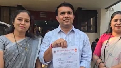 Kalyan : डोंबिवलीत फेरीवाल्यांवर कारवाईची मागणी; शिवसेना शिंदे गट आक्रमक