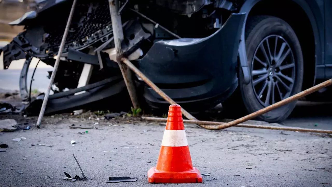 Satara News : रस्त्यांची दुरवस्था आणि भरधाव वाहनांचा कहर; भीषण अपघाताने कराड हादरलं