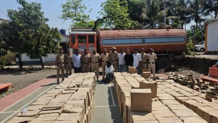 Karjat News : पाण्याच्या टँकरमध्ये दारुचा साठा; कोट्यावधीची दारु तस्करी आली उघडकीस