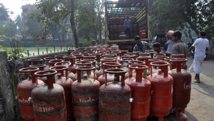 Kolhapur News : कोल्हापूर जिल्ह्यात गॅसचा पुरेसा साठा पण… पालकमंत्र्यांनी नागरिकांना केलं आवाहन