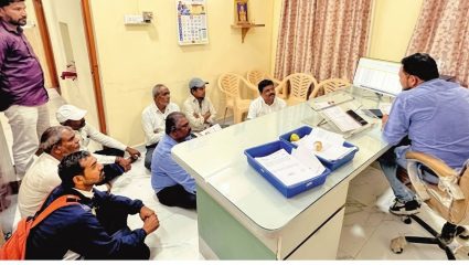 Ahilyanagar News: हे चाललंय तरी काय? सौर प्रकल्प बसवून देखील शेतकऱ्यांना लाखोंचे वीजबिल! महावितरणच्या कार्यालयात आंदोलन